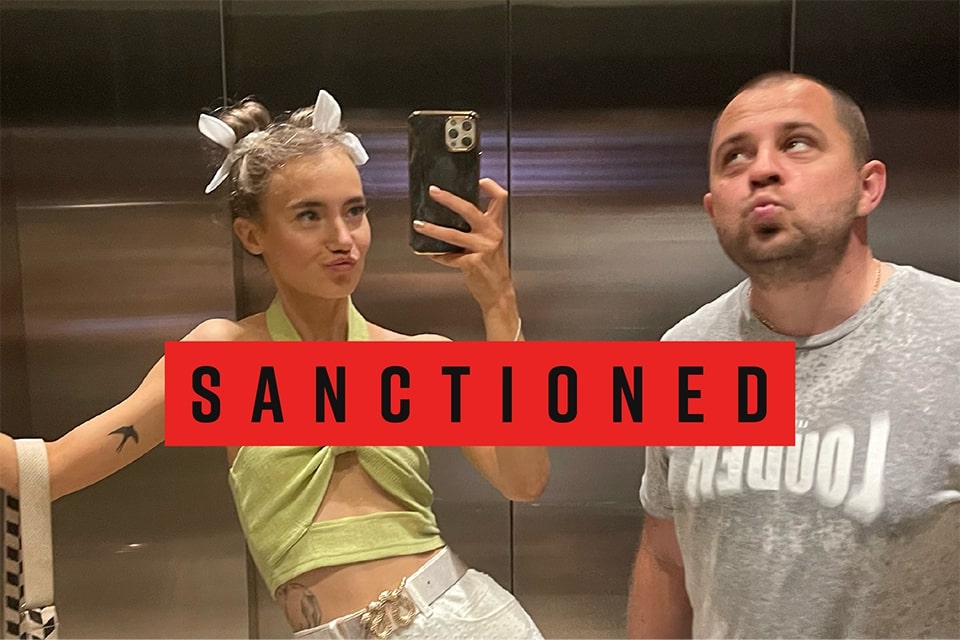 Alexander Alexandrovich VOLOSOVIK (Yalishanda) at right